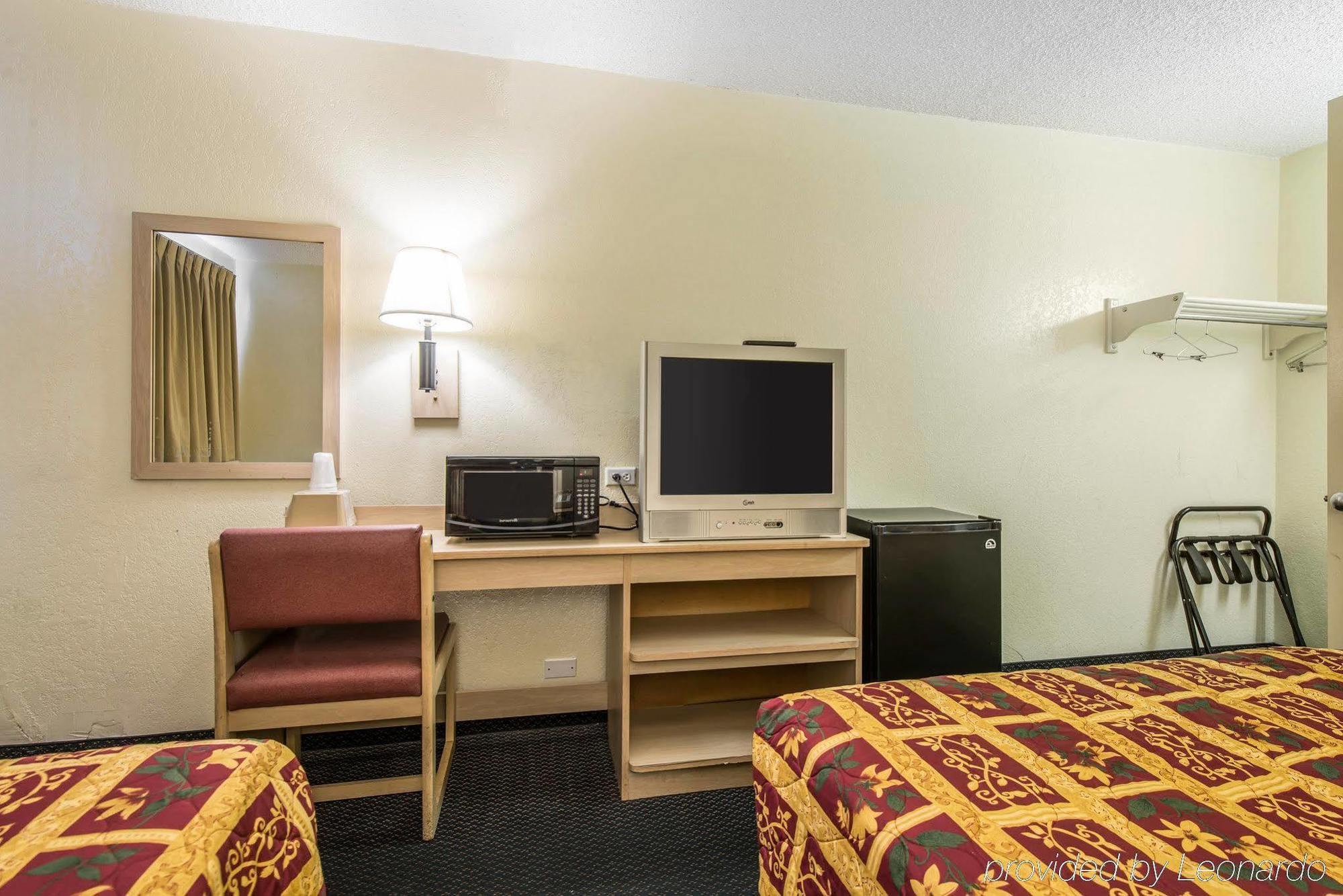 Rodeway Inn Пуебло Екстер'єр фото