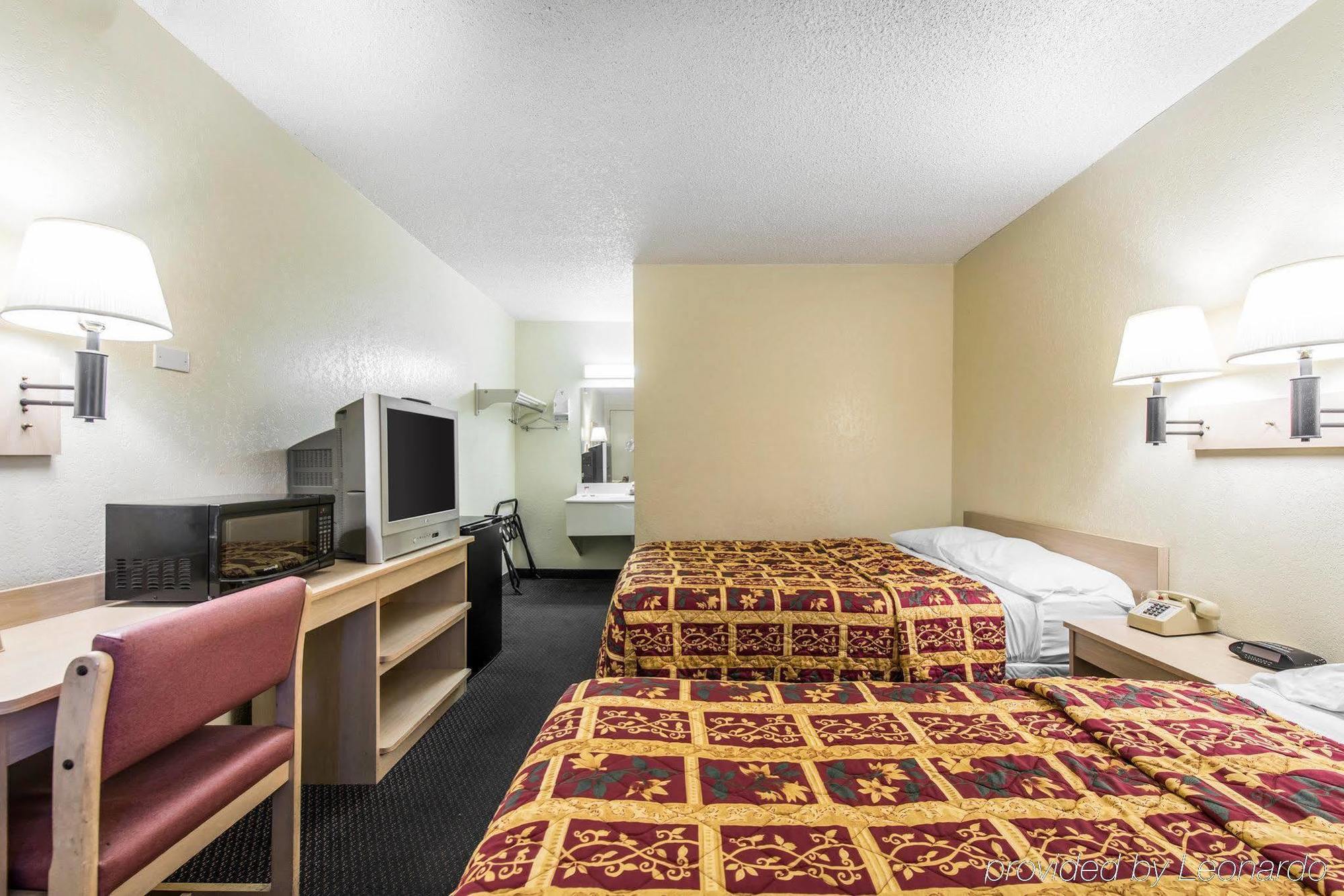 Rodeway Inn Пуебло Екстер'єр фото