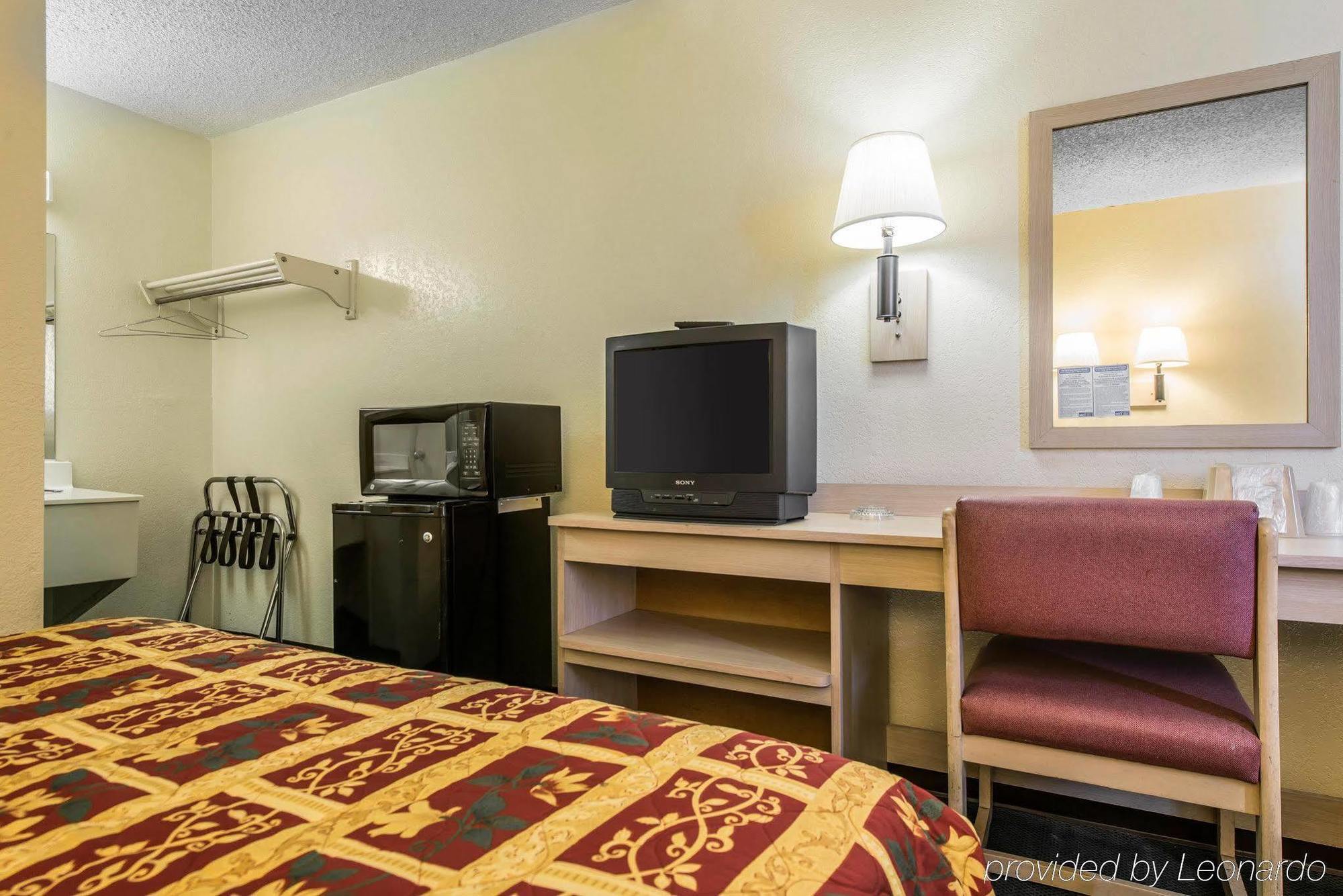 Rodeway Inn Пуебло Екстер'єр фото