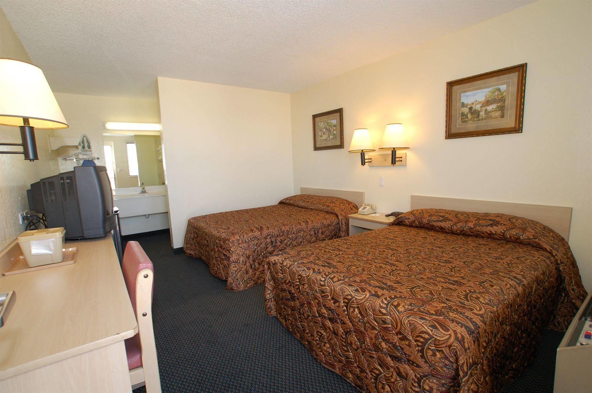 Rodeway Inn Пуебло Екстер'єр фото